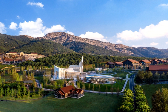 Signature cultural tourism town opens in Qingdao