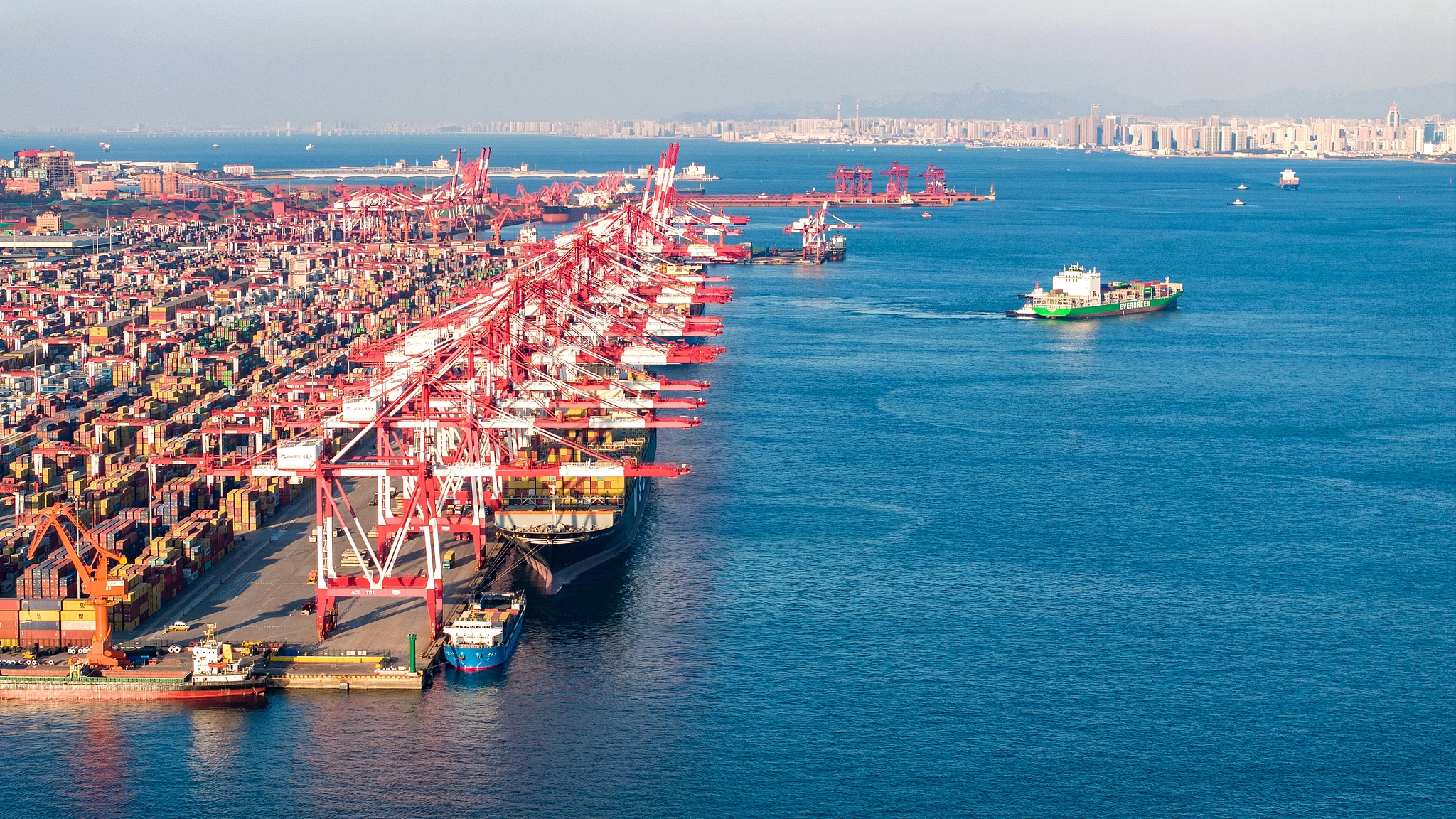 Qingdao West Coast New Area unveils 17 measures to boost port economy