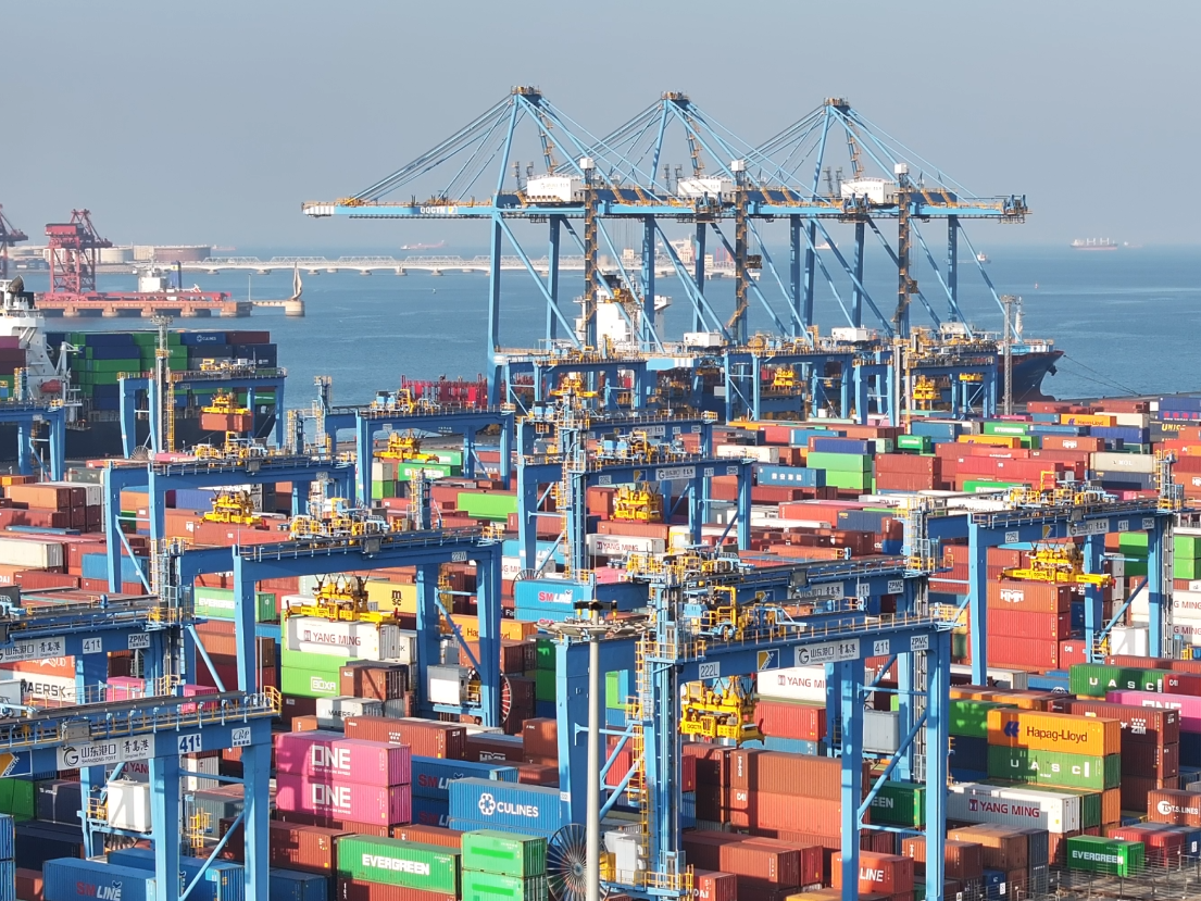 SPG's automated container terminal sets new world record