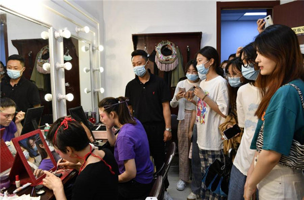 Younger audiences take interest in traditional Chinese opera