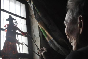 Old man holds dear traditional folk art for 70 years