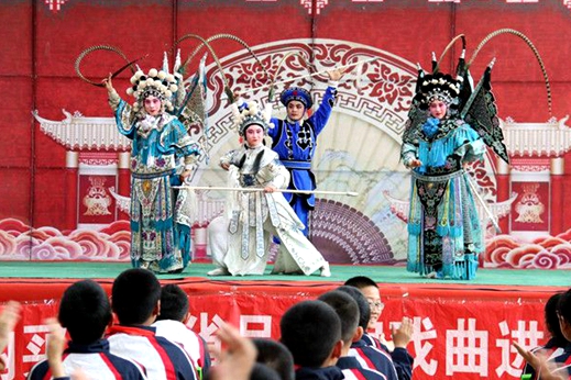 Traditional opera charms younger generation