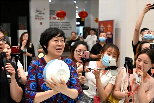 Zibo launches livestreaming month to boost cultural products sales