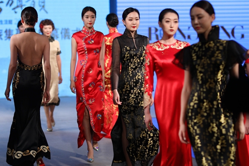 A stitch in time keeps qipao tradition alive