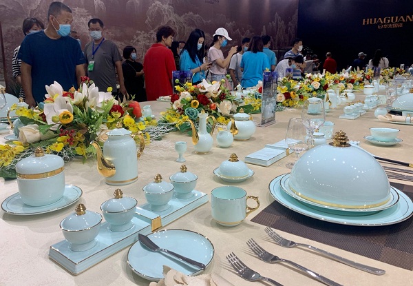 Intl Ceramics Expo opens in Zibo