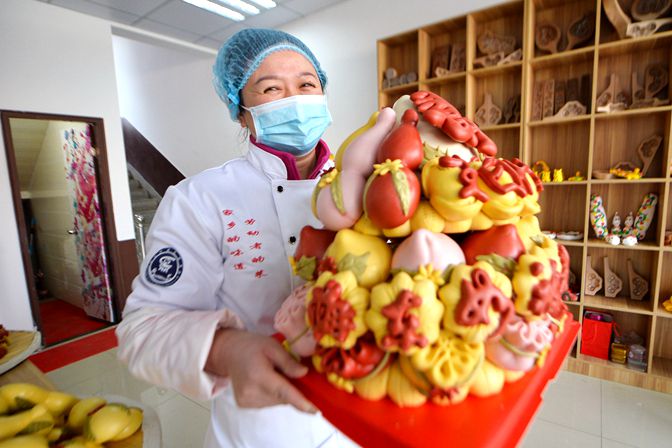 Qingdao steamed buns add to festive aroma 