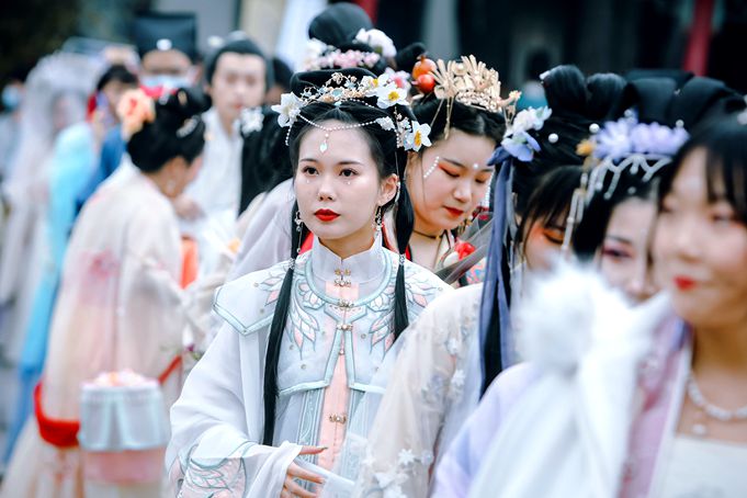 ​Traditional flower festival celebrated in Jinan