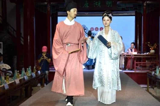 Jinan show highlights Song garment culture