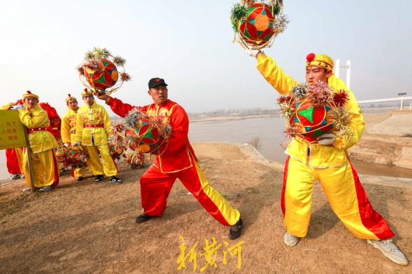 Traditional lantern dance