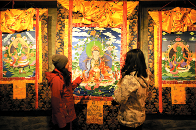 Thangka artist enriches community by passing on heritage to youths