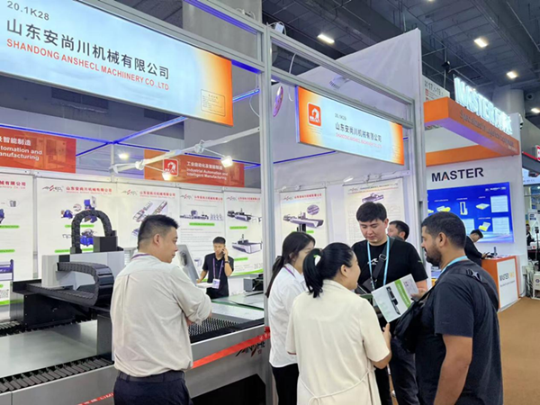 Tai'an brands shine at Canton Fair