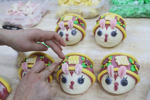 Taishan blessing steamed buns add festive flavor to Spring Festival