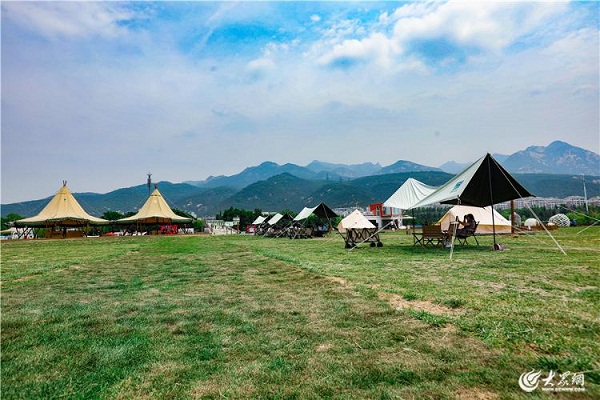 Picturesque camping base attracts campers in Tai'an