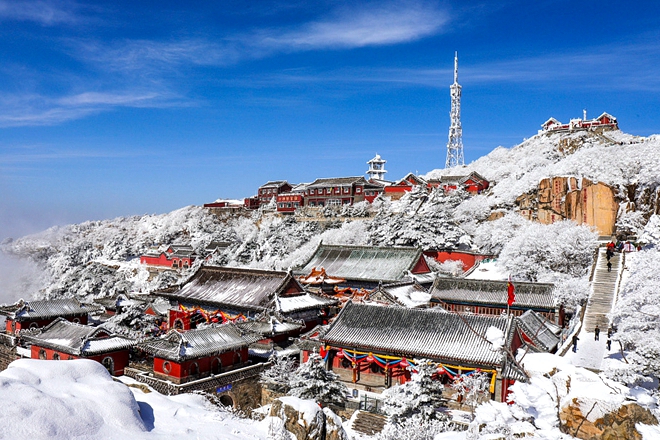 Mount Tai glistens with scenes of rime