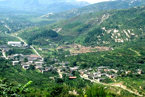Take a tour to Liyu village