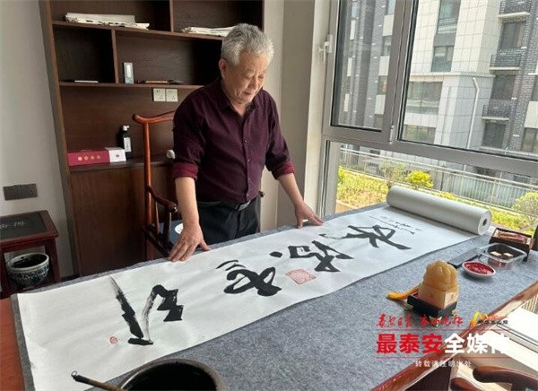 Tai'an calligrapher's works permanently collected in 2 embassies in China
