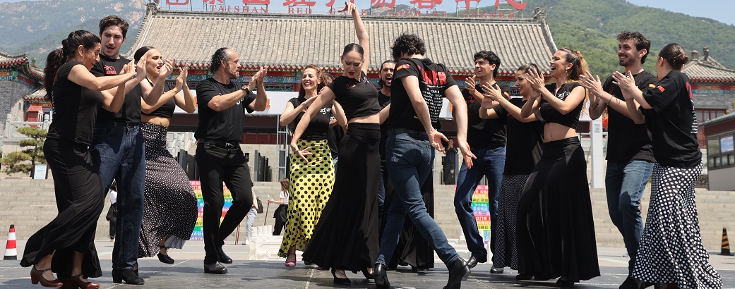 Spanish dancers perform with passion at Mount Tai Scenic Area