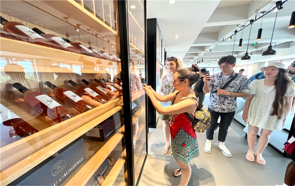 Expats explore wine culture in Yantai