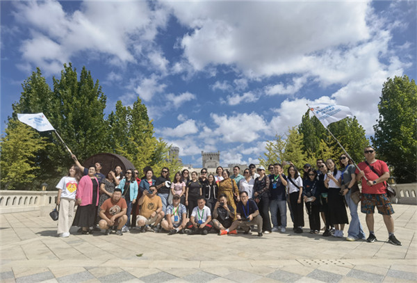 Mongolian journalists visit: Chinese culture in modern times