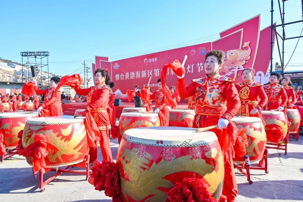 Fishing Lantern Festival embodies reverence of Yantai people for traditional culture