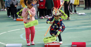 Kids take part in amusing sports meeting