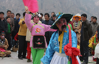 Intangible cultural heritage inheritors in Yantai gain national recognition