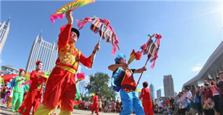 Folk artists perform at intangible cultural heritage exhibition in Yantai