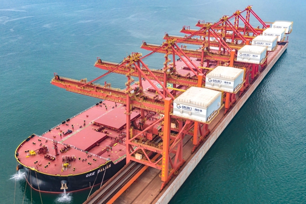 Yantai Port sets world record in iron ore unloading