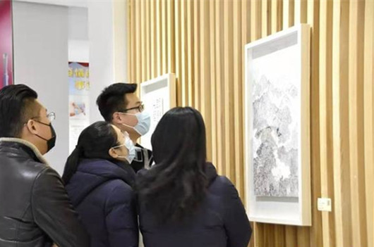 Painting exhibition promoting rural tourism opens in Yantai