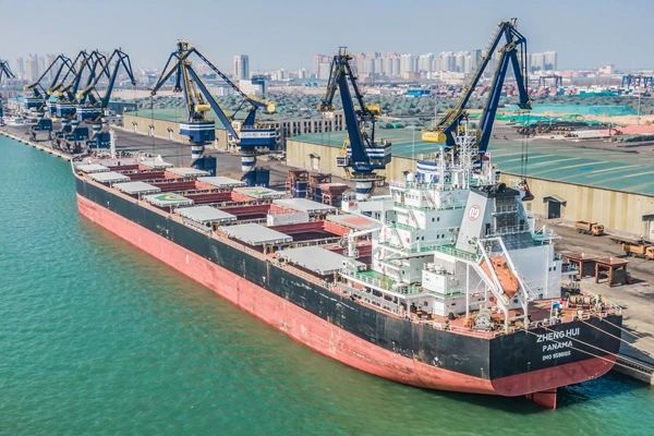 Yantai Port enters peak fertilizer handling season