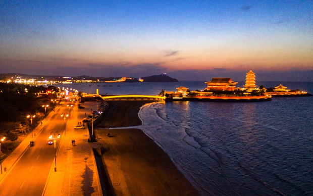 Night view of Penglai captured in photos
