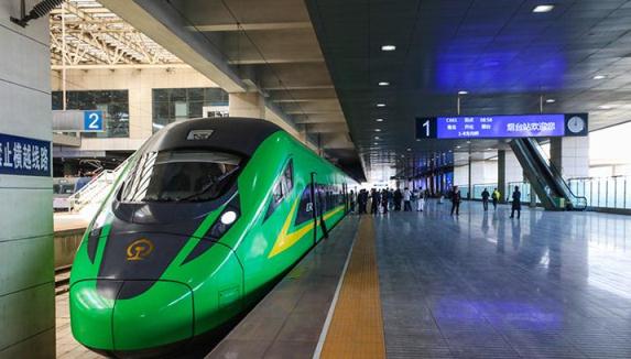 Green bullet train debuts in Yantai