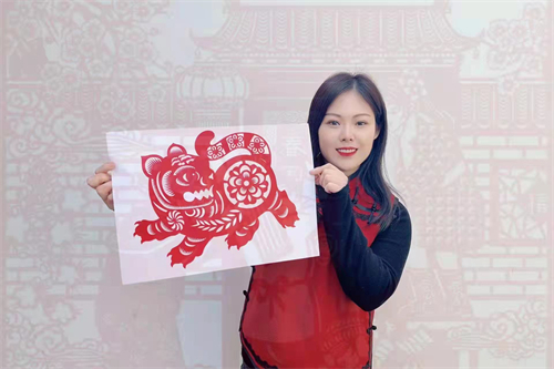 Yantai paper-cutting piece shines at CCTV's Spring Festival Gala