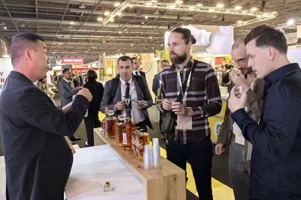 Yantai Gisbelle Wine dazzles at SIAL Paris