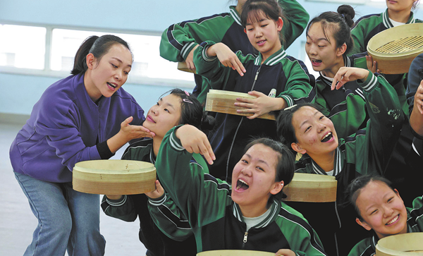 1765346913640043912.png 聋哑舞蹈1_副本.png