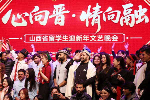 1766462026377064951.jpg 新年晚会1_副本.jpg