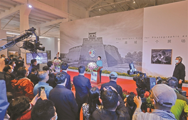 International photography festival opens in Pingyao