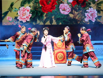 Shanxi offers public shows of rare traditional operas