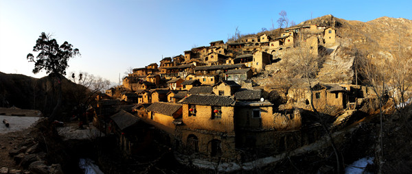 01大汖古村全景（白英摄影）_副本.jpg