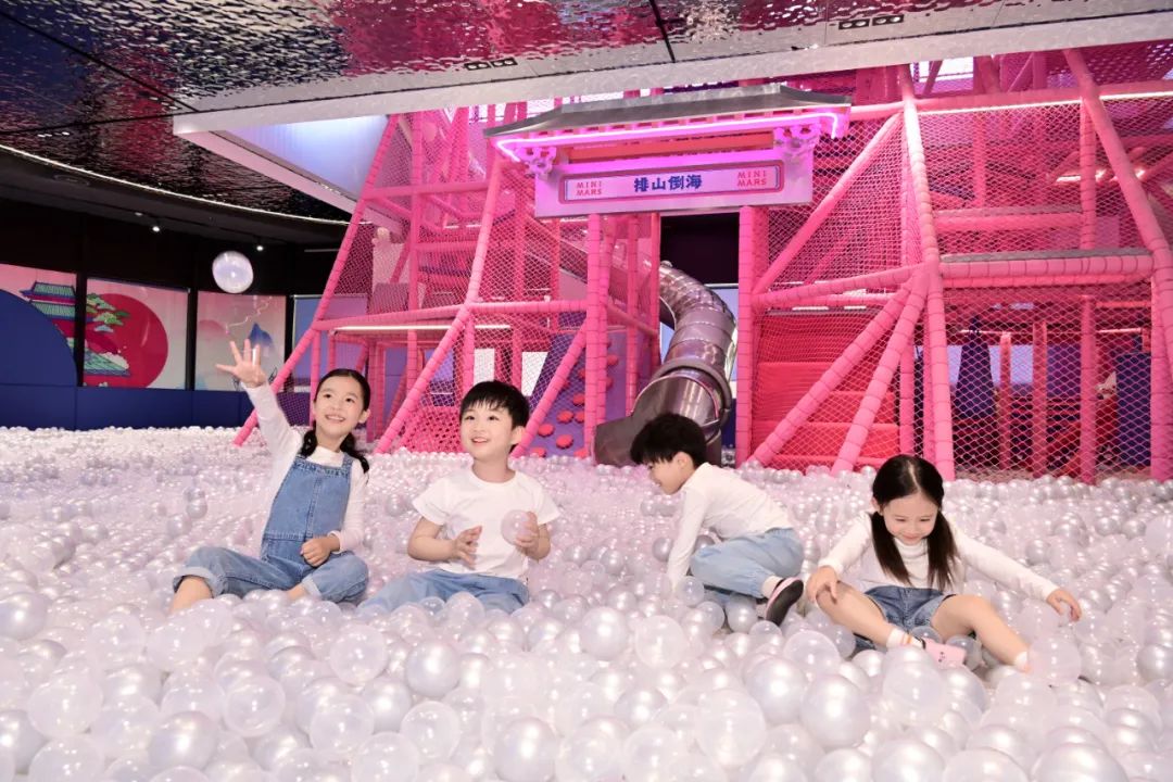 Mini Mars opens family entertainment store at Panlong Tiandi