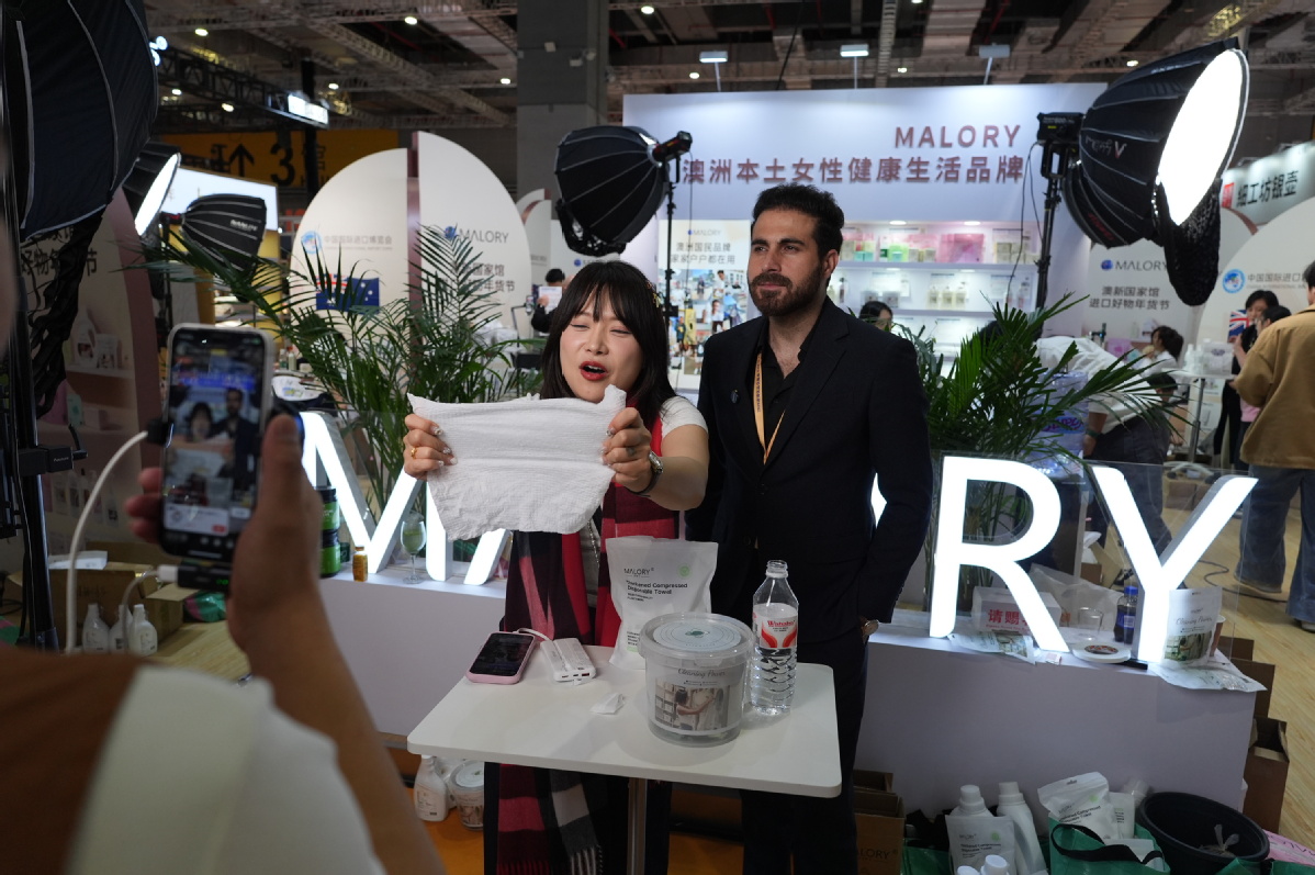 Shanghai's new fair brings CIIE expo products to consumers