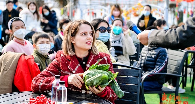 Expats enjoy Lantern Festival celebrations in Hongqiao