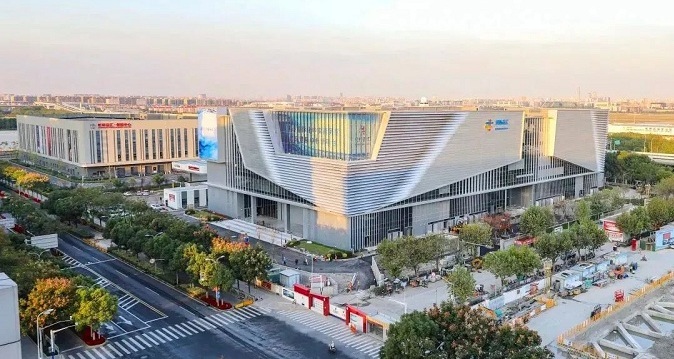 Hongqiao trade center an extension of intl import expo