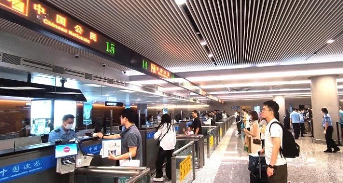 Hongqiao airport receives 20k+ inbound, outbound travelers during holiday