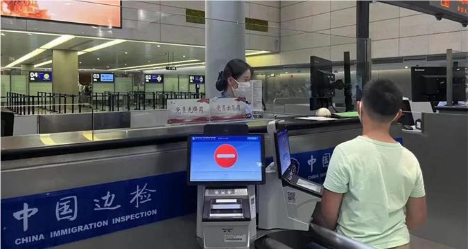 Shanghai Hongqiao airport sees traffic surge in summer travel season