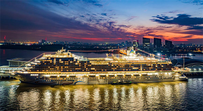  Nation's first domestically made large cruise ship starts trial voyage