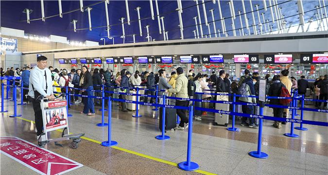 Shanghai's two airports see mass growth in tourism over Spring Festival