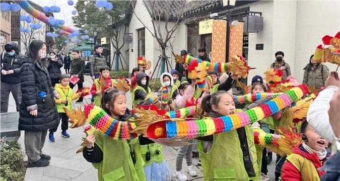 Panlong Tiandi crowns top shopping destination during Spring Festival