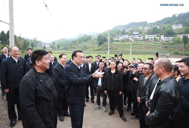 Chinese premier urges consolidating growth momentum, ensuring people's livelihood.jpg