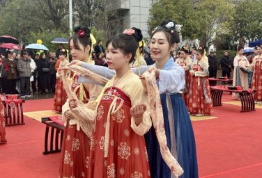 Ancient coming-of-age ceremony in Guangyuan